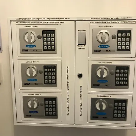 Friedenstrasse 11 ゲストハウス 4*